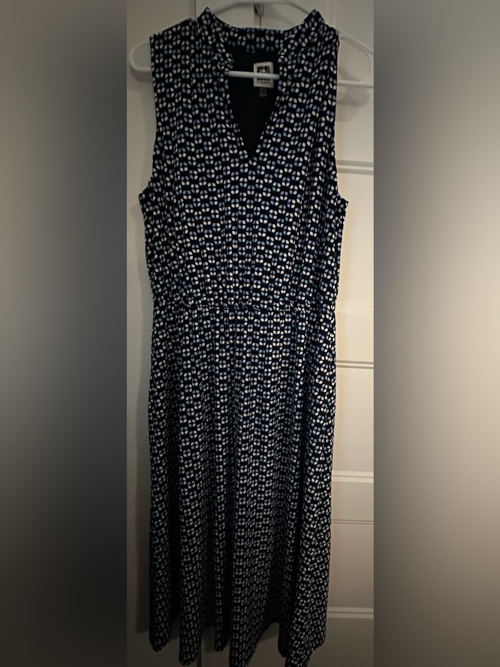 Anne Klein Navy and White Sleeveless V-Neck Midi Dress with pockets